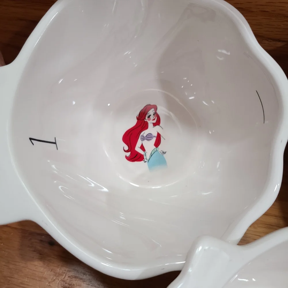 The Little Mermaid Sea Shell Rae Dunn Measuring Cups - Picture 5 of 11